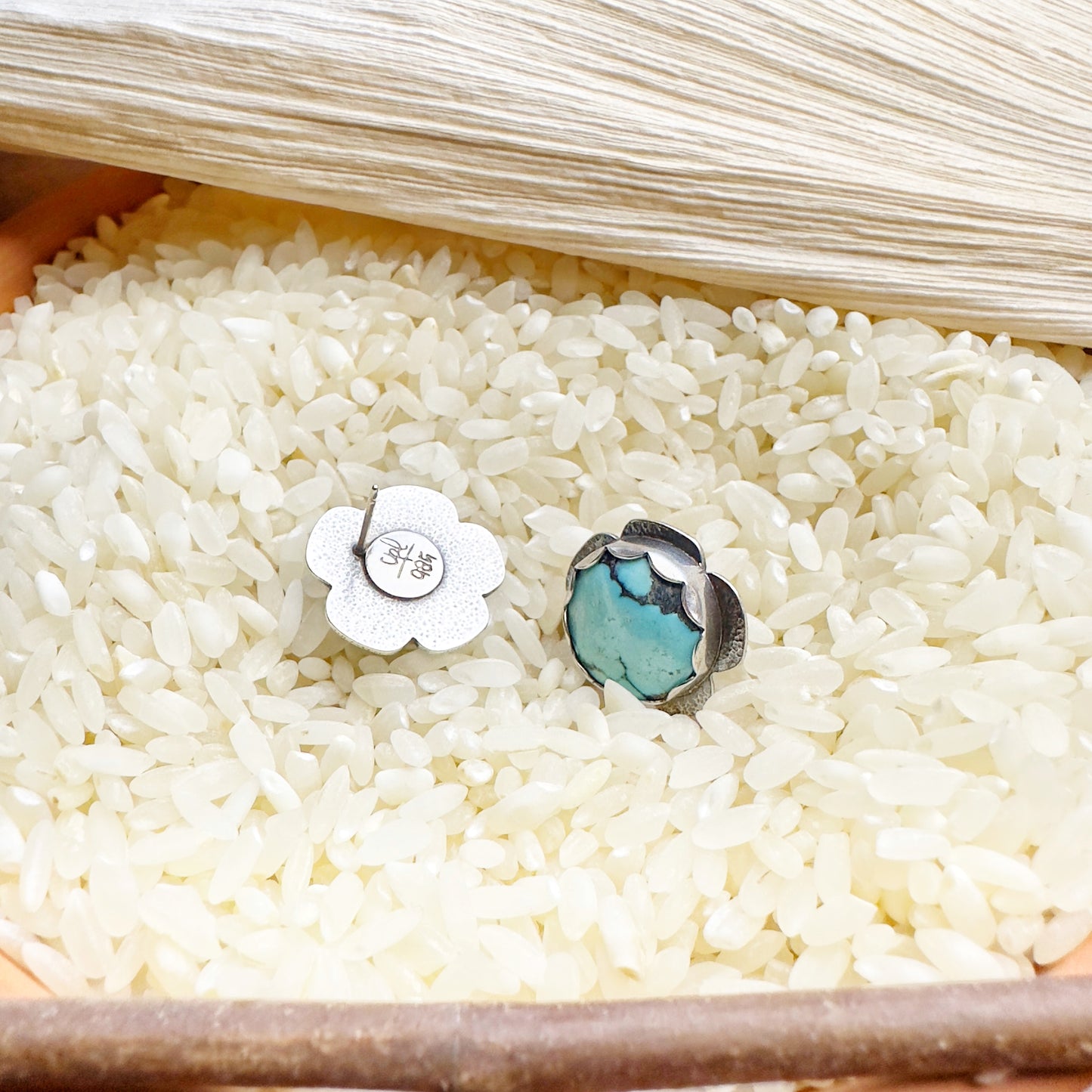 TWICE IN A BLUE DAISY EARRINGS