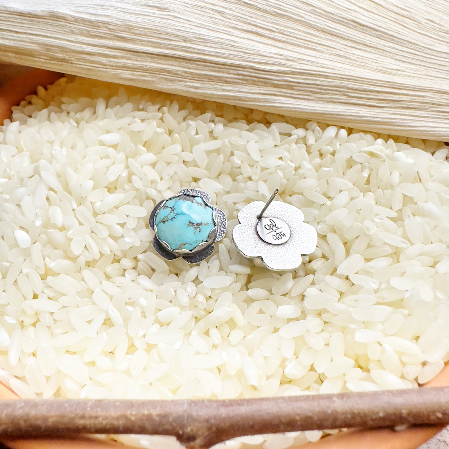 TWICE IN A BLUE DAISY EARRINGS