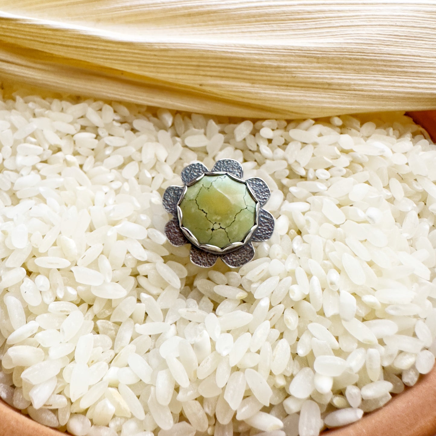 SUNKISSED DAISY RING