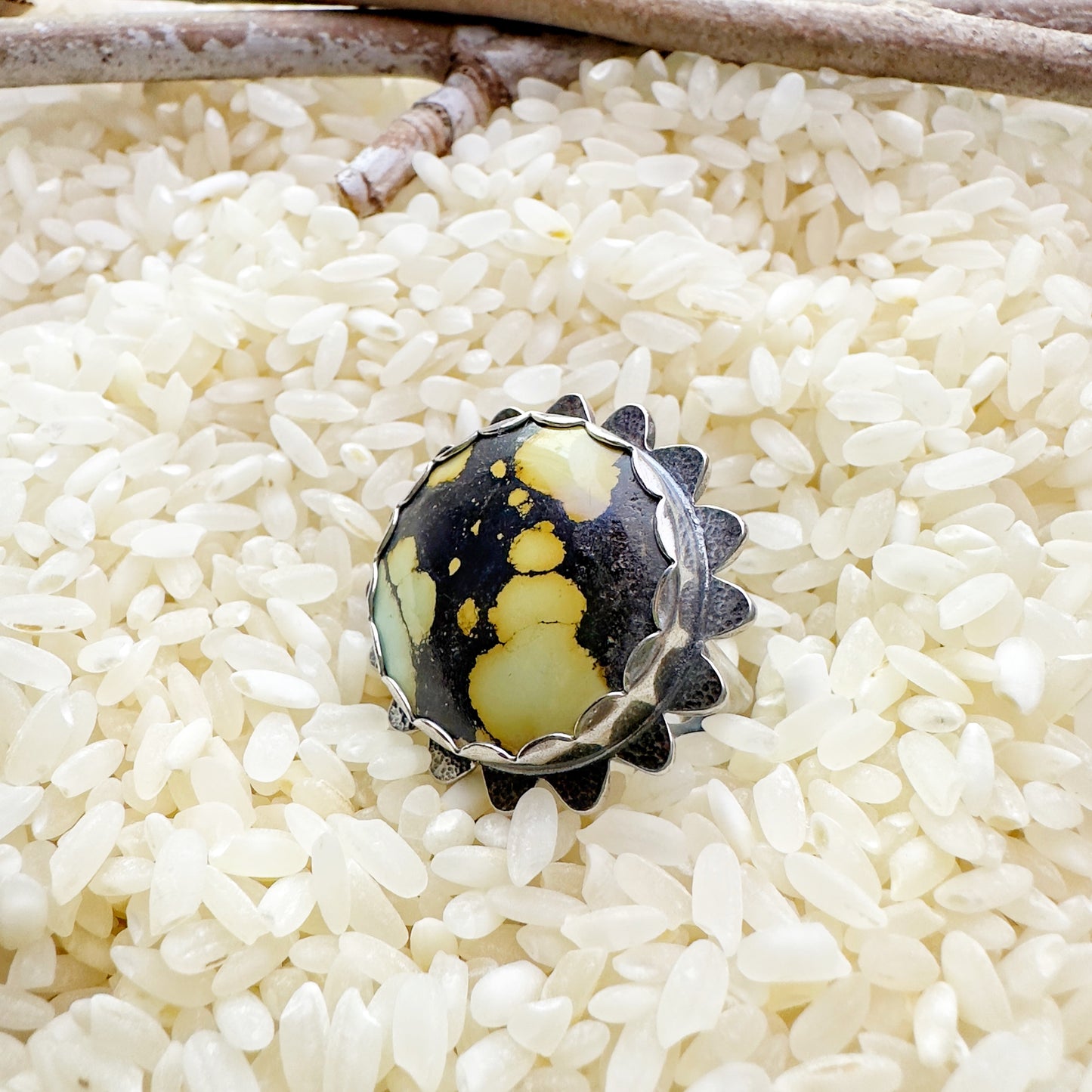 WALKING ON SUNSHINE RING