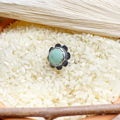 IT'S A BLUE-TIFUL DAISY RING