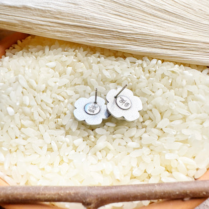 TWICE IN A BLUE DAISY EARRINGS